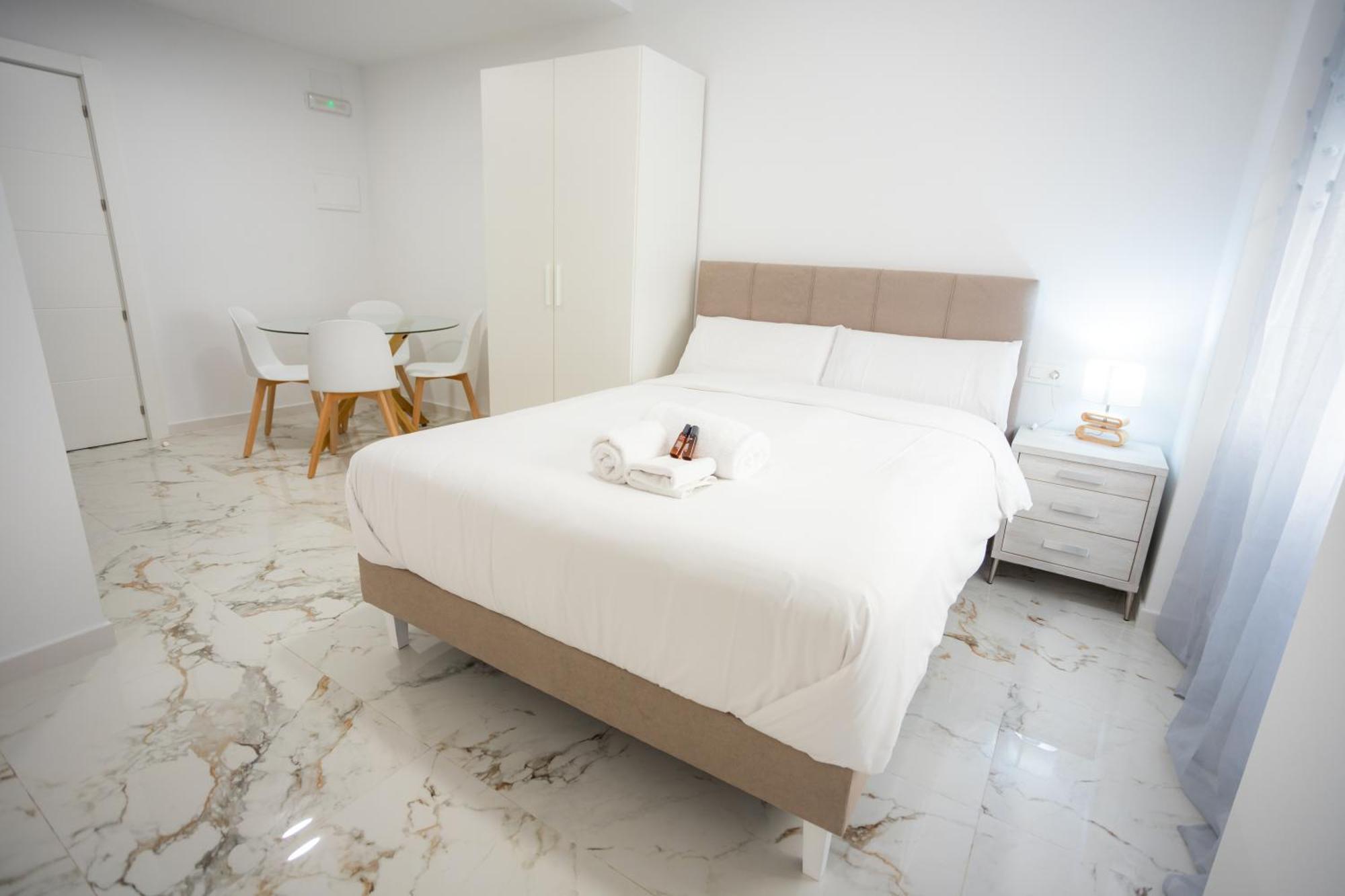 L&G Apartments Bahia Suite อาลิกันเต ภายนอก รูปภาพ