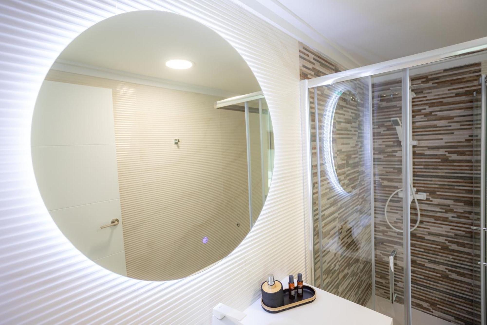 L&G Apartments Bahia Suite อาลิกันเต ภายนอก รูปภาพ